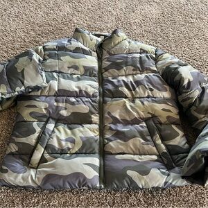 Perfect for spring/ fall light puffer.